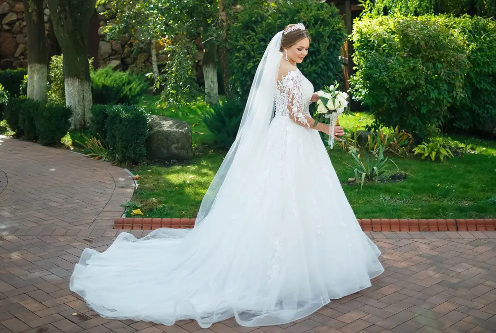 How to Tell If a Wedding Dress Cleaner Is Truly Experienced